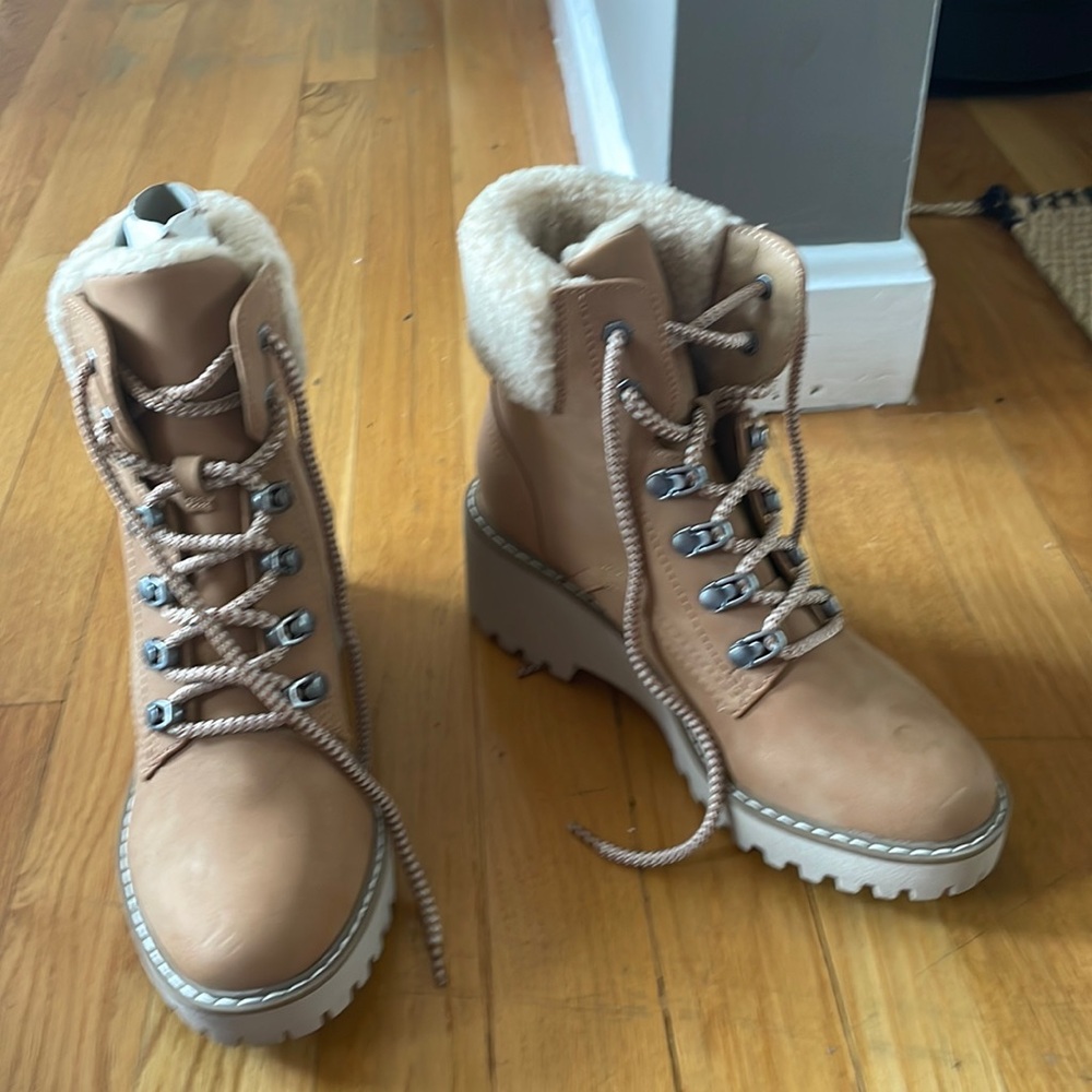 Heeled wonder boots